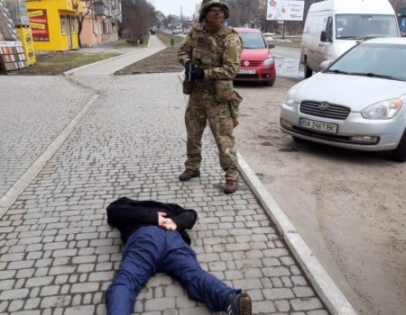 На Кіровоградщині затримали підозрюваного в організації вимагання грошей з фермера: деталі справи