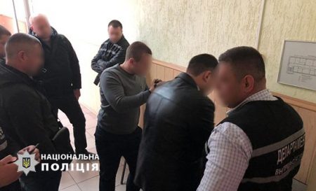 У Кропивницькому прокурор області повідомив про підозру aдвокaту у спробі підкупу поліцейського