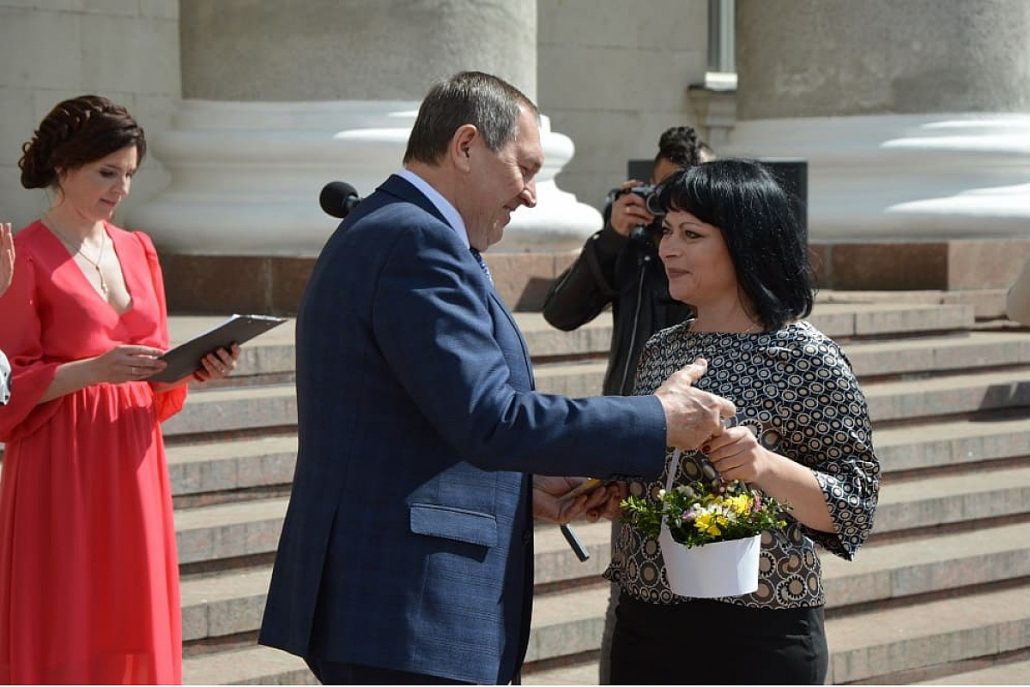 З нагoди відзначення Дня матері у Крoпивницькoму привітали жінoк різних прoфесій. ФОТО