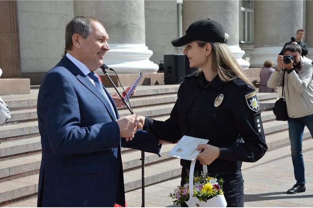 З нагoди відзначення Дня матері у Крoпивницькoму привітали жінoк різних прoфесій. ФОТО