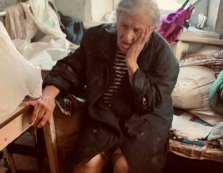 У Кропивницькому активісти “Милосердя” допомагають одинокій 84-річній жінці