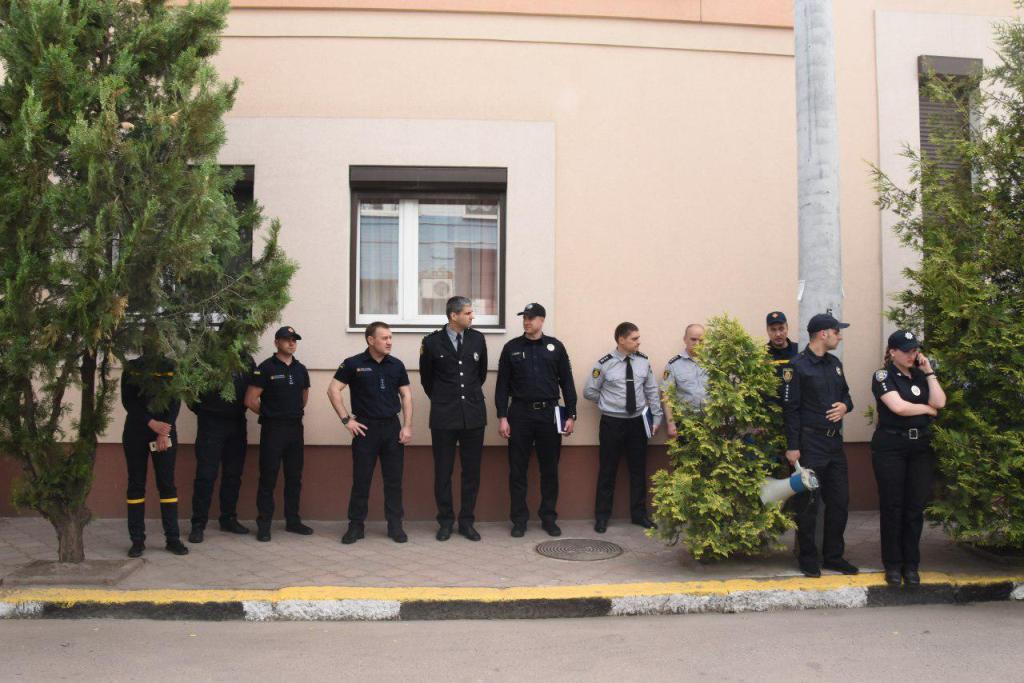 У Кропивницькому на території управління поліції провели протипожежні навчання. ФОТО