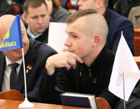 Депутат міськради Кропивницького склав повноваження, йде до ЗСУ