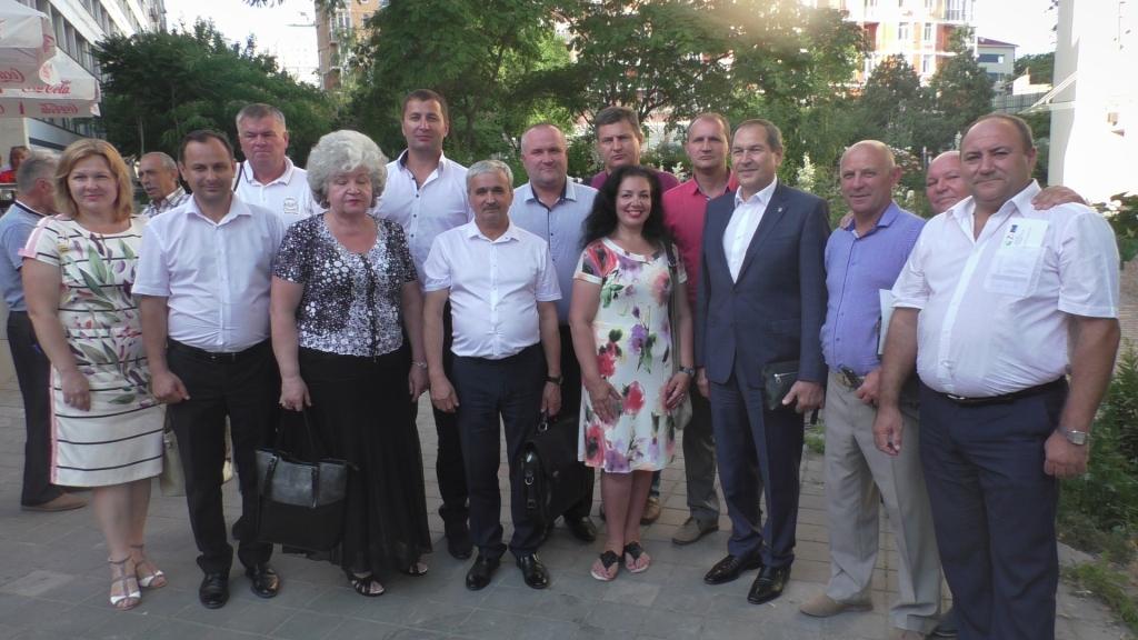 Голови місцевих рад області на чолі з Райковичем поїхали на муніципальний форум до Одеси