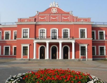 Театр імені Марка Кропивницького оголосив вакансії та пропоновану зарплату