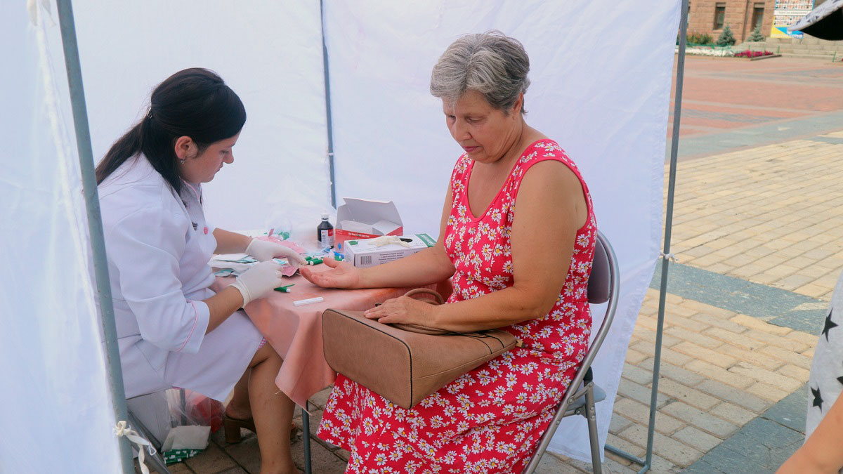 На центральній площі Кропивницького містян тестували на гепатит C. ФОТО