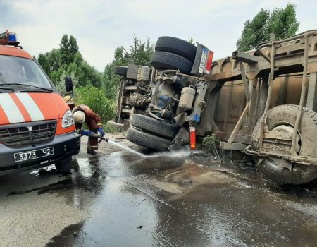 У Світловодську перекинулася вантажівка. ФОТО