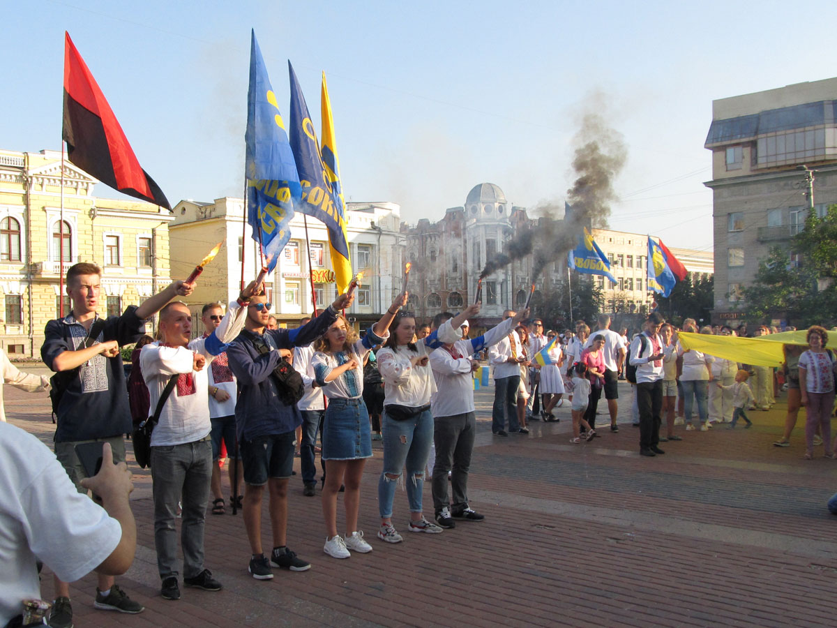 У Кропивницькому відбулася десята хода вишиванок із нагоди Дня Незалежності. ФОТО. ВІДЕО