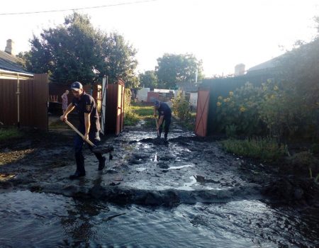 Рятувальники відкачали каналізаційні води по вулиці Херсонській в Кропивницькому