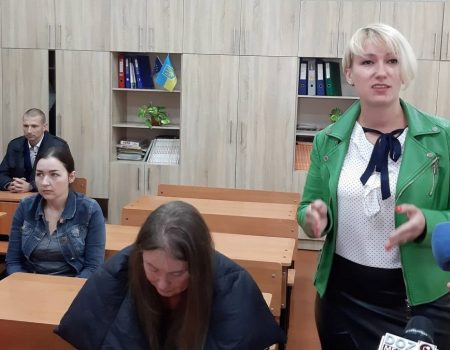 У Кропивницькому батьки оголосили бойкот школі через поведінку однієї з учениць. ФОТО