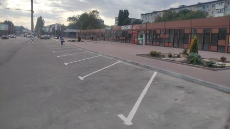 На КП “Дендропарк” хочуть оформити парковку перед новою “Полосою” Онулів