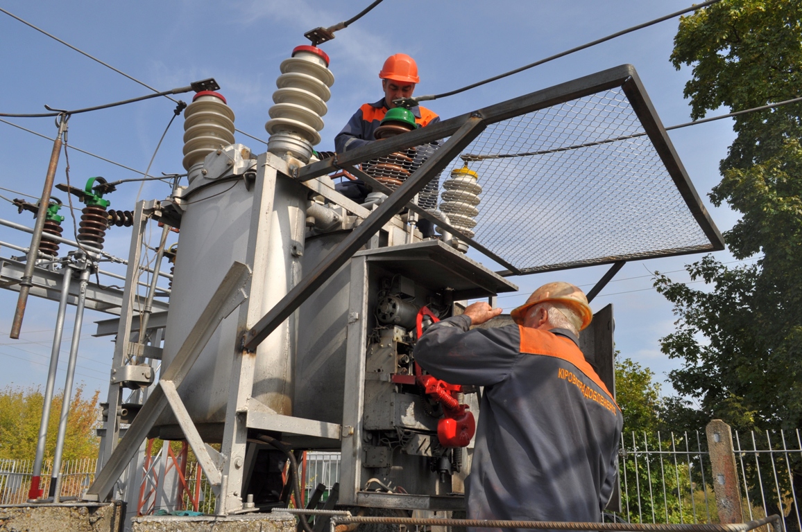 На Кіровоградщині тривають ремонтні роботи ліній електропередач