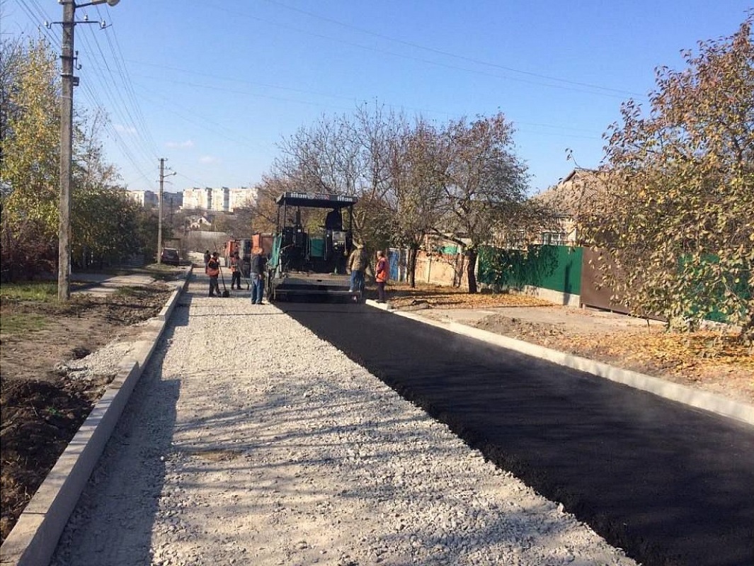У Кропивницькому завершують будувати дорогу, яка з’єднає вулицю Полтавську з Великою Балкою. ФОТО