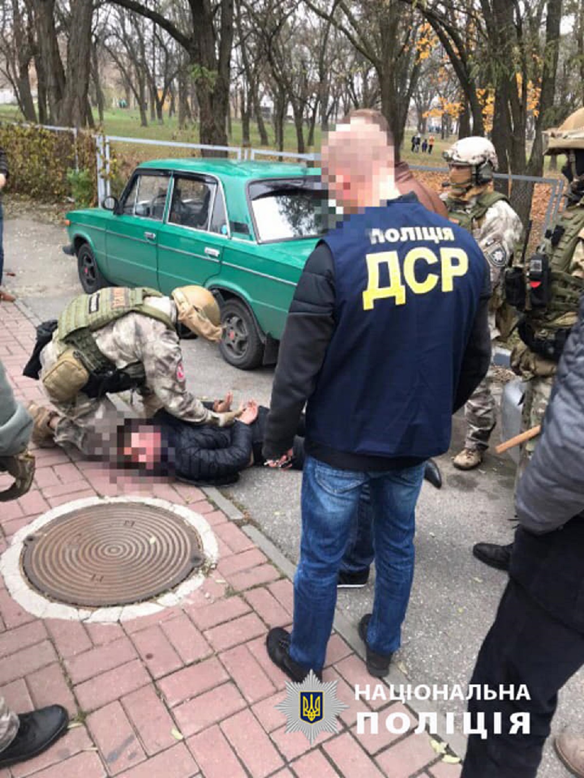 Двох жителів Кіровоградщини затримали за &#8220;вибивання&#8221; коштів. ФОТО