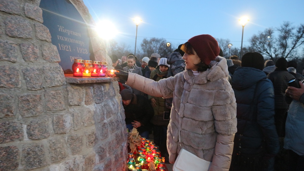 У Кропивницькому вшанували жертв голодоморів. ФОТО