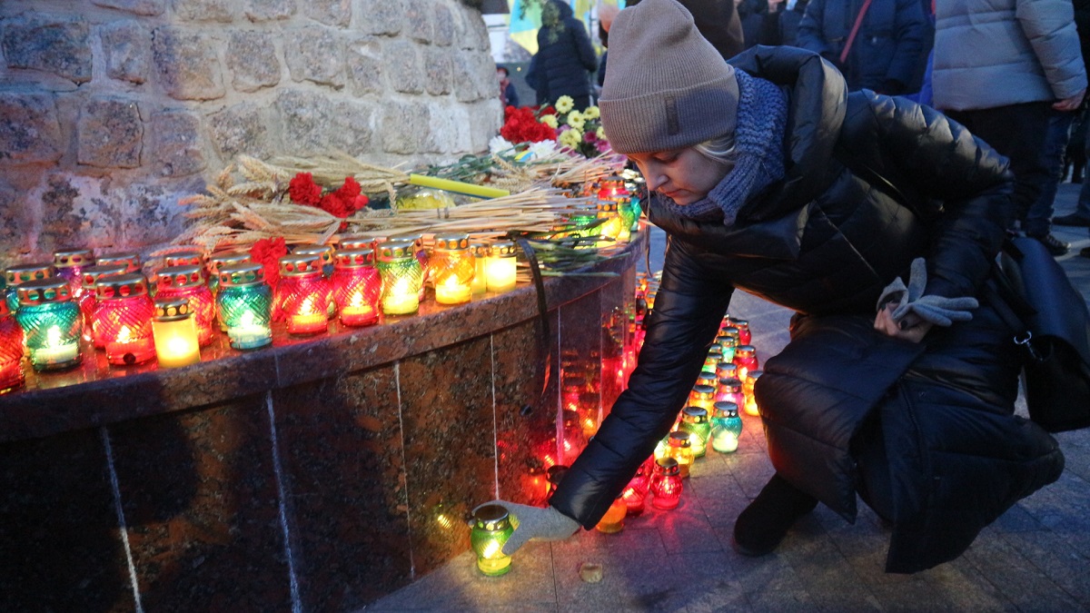 У Кропивницькому вшанували жертв голодоморів. ФОТО