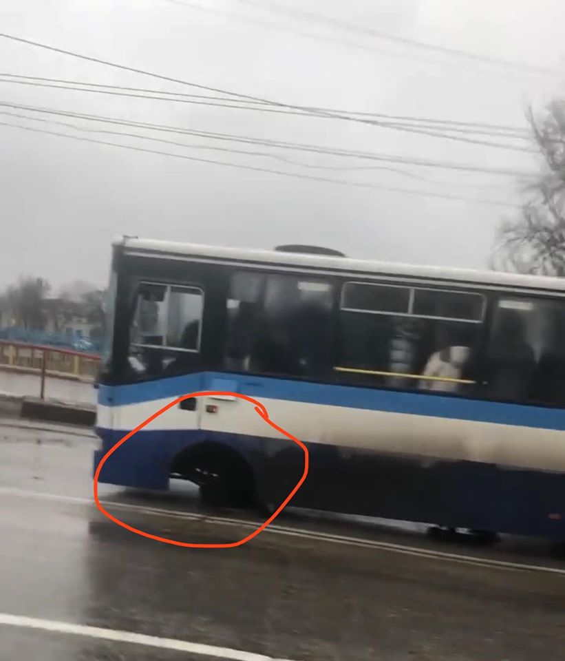 У Кропивницькому в автобуса &#8220;1-Ц&#8221; під час руху відпало колесо. ФОТО