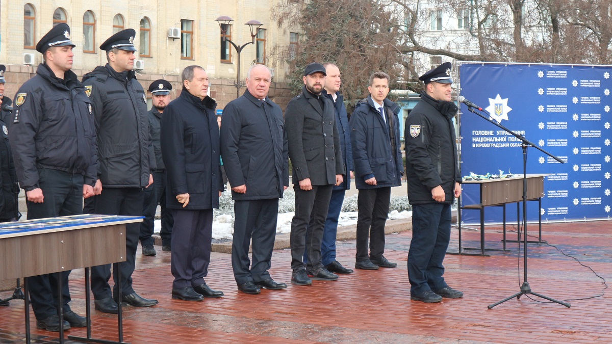 Поліцейські 11 ОТГ Кіровоградщини отримали нові машини