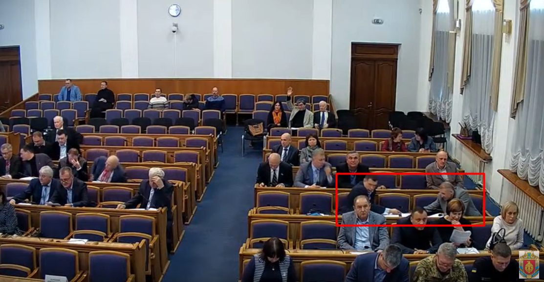 Депутати Кіровоградської облради за 12 хвилин накнопкодавили 28 разів