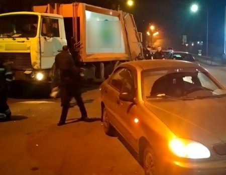 У Кропивницькому зіткнулись вантажівка “Екостайлу” та легковик