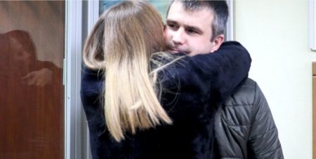 Після 2 років утримання в СІЗО, обвинуваченого в шахрайстві депутата відпустили під домашній арешт. ВІДЕО