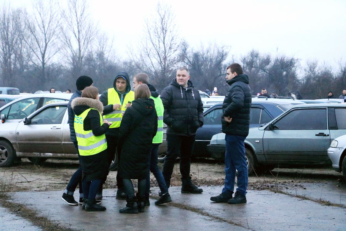 Автоялинка в Кропивницькому: за півтори години вишикували понад 200 машин. ФОТО. ВІДЕО