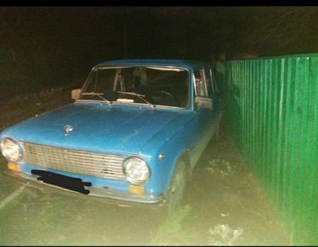 У Новомиргороді чоловік в’їхав у паркан і хотів бензопилою перерізати своє авто