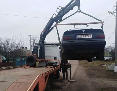 BMW з єврореєстрацією з Новомиргорода “поїхало” на штрафмайданчик до Кропивницького