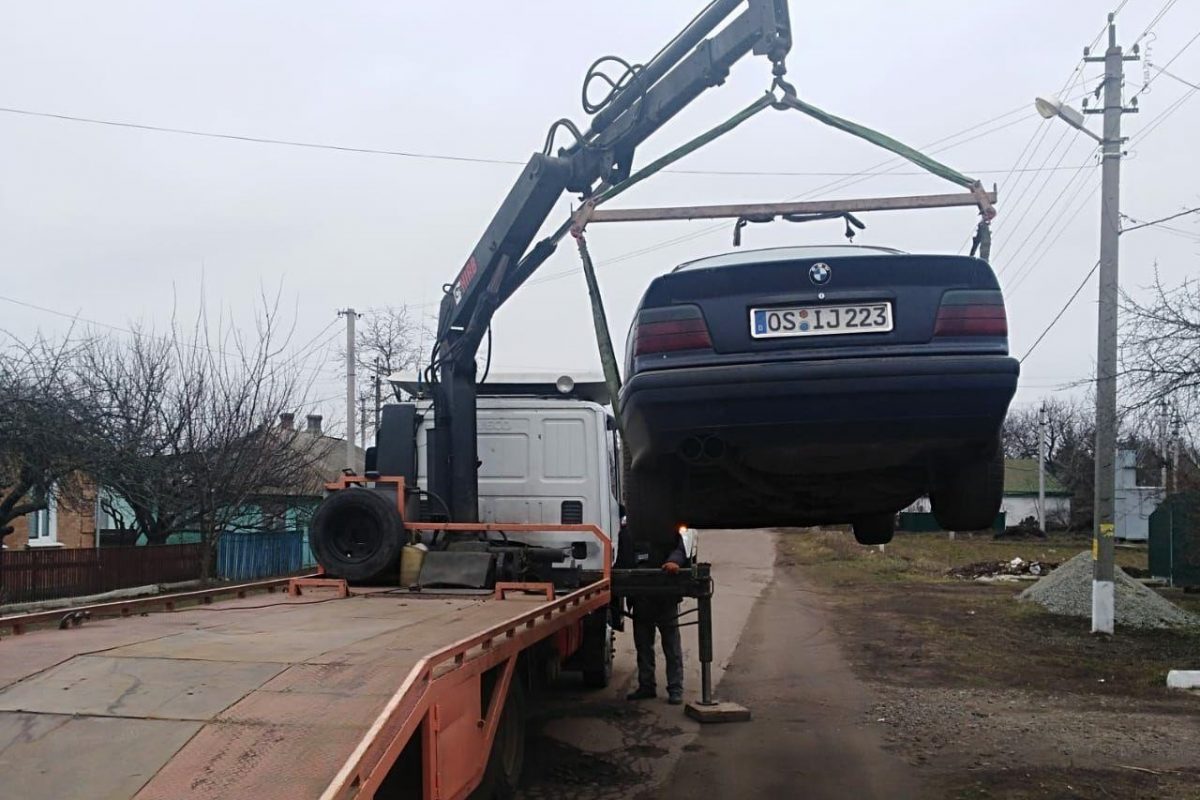 BMW з єврореєстрацією з Новомиргорода &#8220;поїхало&#8221; на штрафмайданчик до Кропивницького