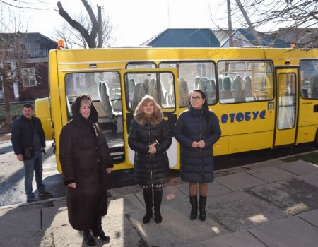 Петрівський інклюзивно-ресурсний центр отримав новий автобус