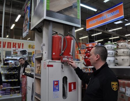 У Кропивницькому почали перевіряти стан пожежної безпеки в “Епіцентрі”. ФОТО