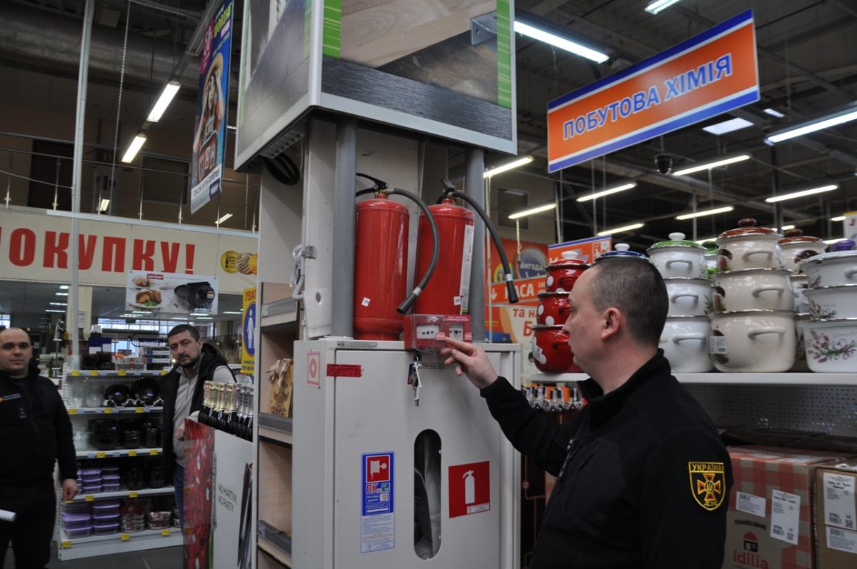У Кропивницькому почали перевіряти стан пожежної безпеки в &#8220;Епіцентрі&#8221;. ФОТО