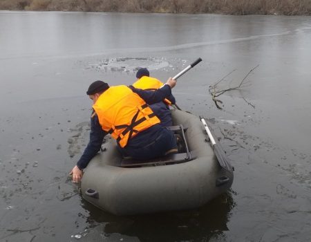 На Кіровоградщині із ставків рятувальники витягнули тіла пенсіонера та дитини