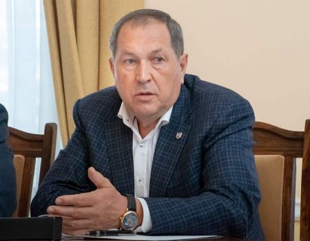 Кропивницький: у міськраді наполегливо рекомендують відзавтра припинити роботу громадських закладів