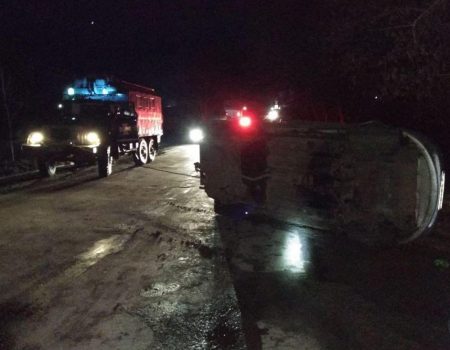 У Голованівську автівка злетіла в кювет та перекинулась. ФОТО