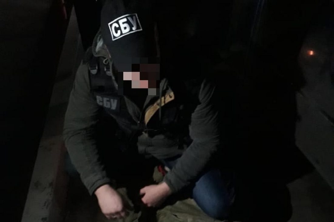 На Кіровоградщині СБУ затримала чоловіка, який виготовляв та продавав вибухівку