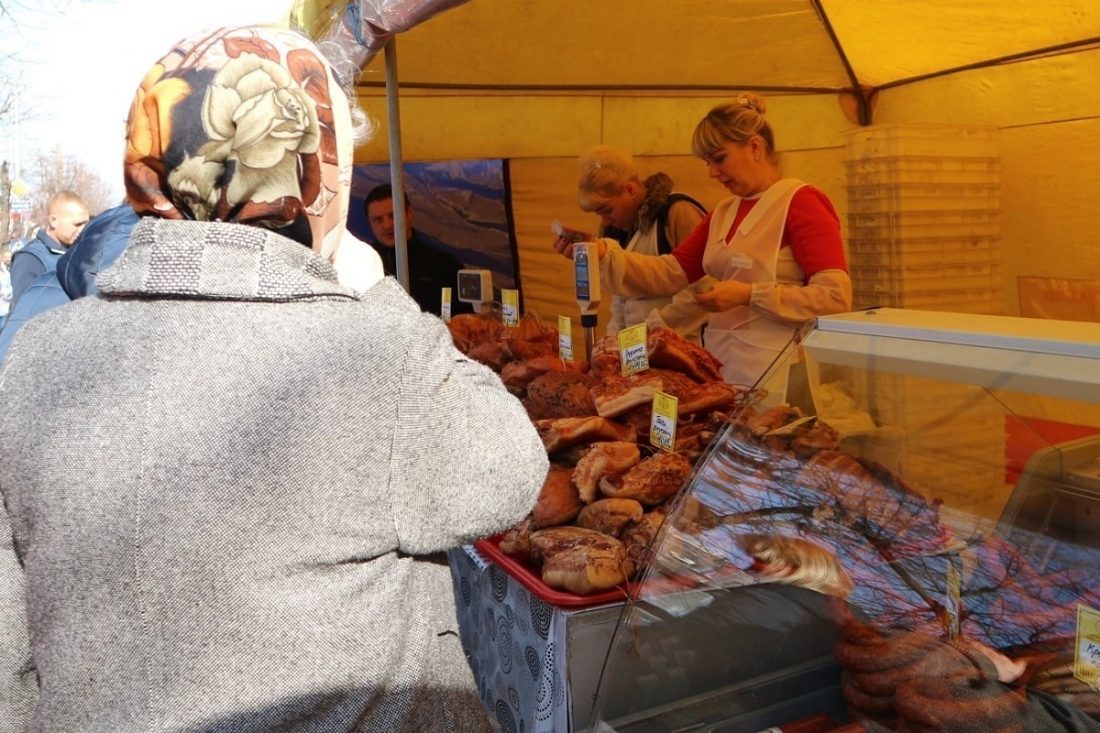 У Кропивницькому на честь свята знову торгували продуктами біля дороги