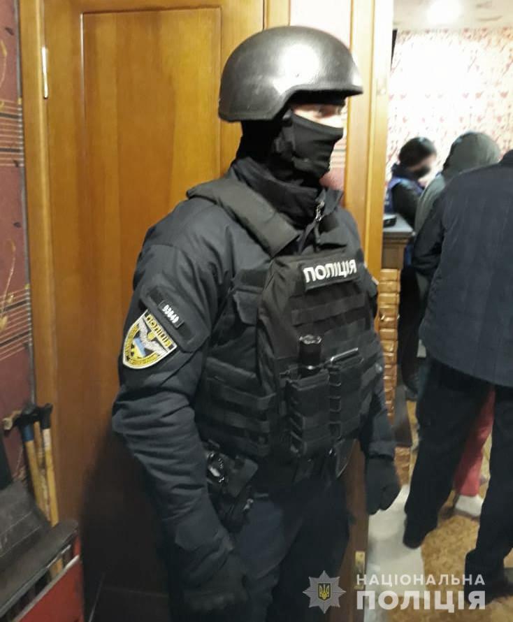 На Кіровоградщині затримали злочинців, які змушували людей займатися жебрацтвом. ВІДЕО