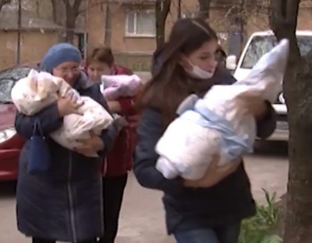 Чотирьох близнючок, які народилися у Кропивницькому в березні, виписали з перинатального центру. ВІДЕО