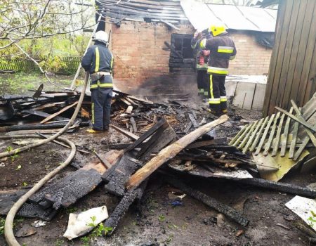 Постраждалого під час пожежі кропивничанина госпіталізували до обласної лікарні