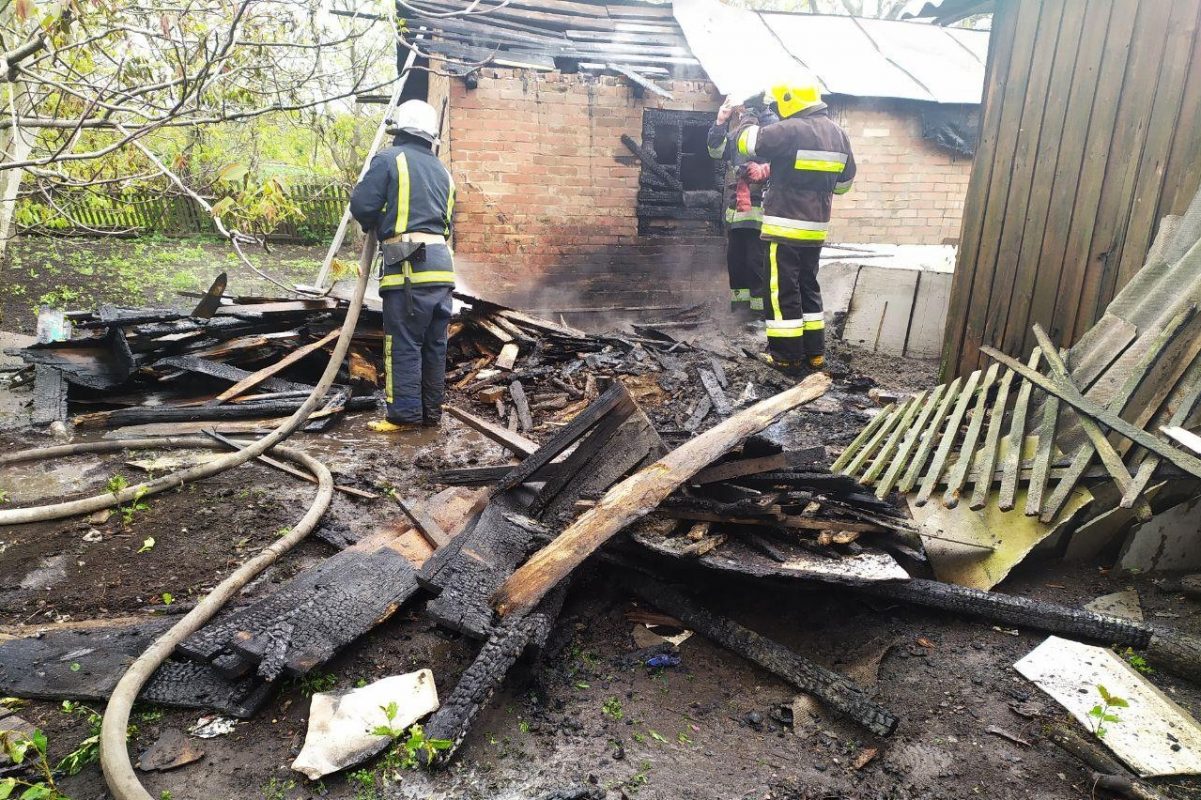 Постраждалого під час пожежі кропивничанина госпіталізували до обласної лікарні