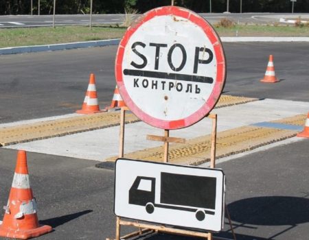 Переповнені вантажівки не пропускають до Кропивницького