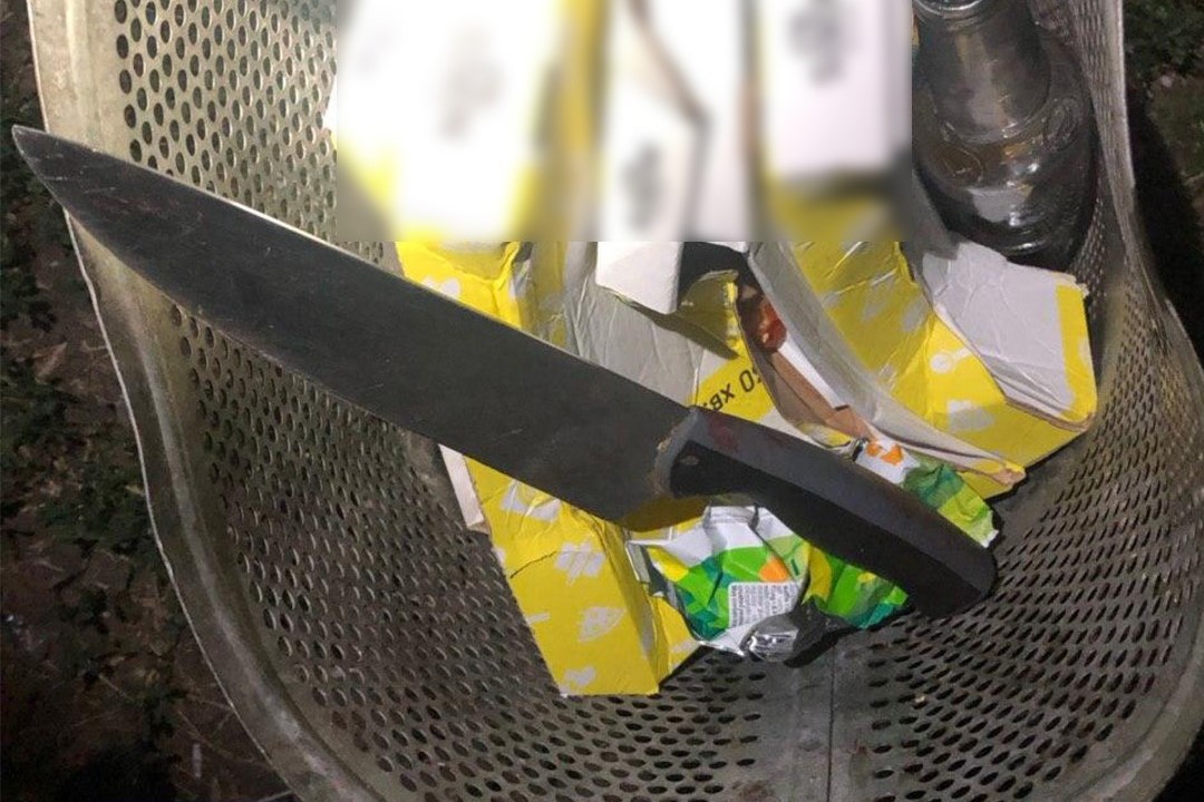 У Кропивницькому чоловік ударив знайомого кухонним ножем