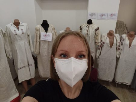Інна Тільнова: Дівчата розкрили ганчірочку, зняту бабусею з горища, а там дуже цікава сорочка