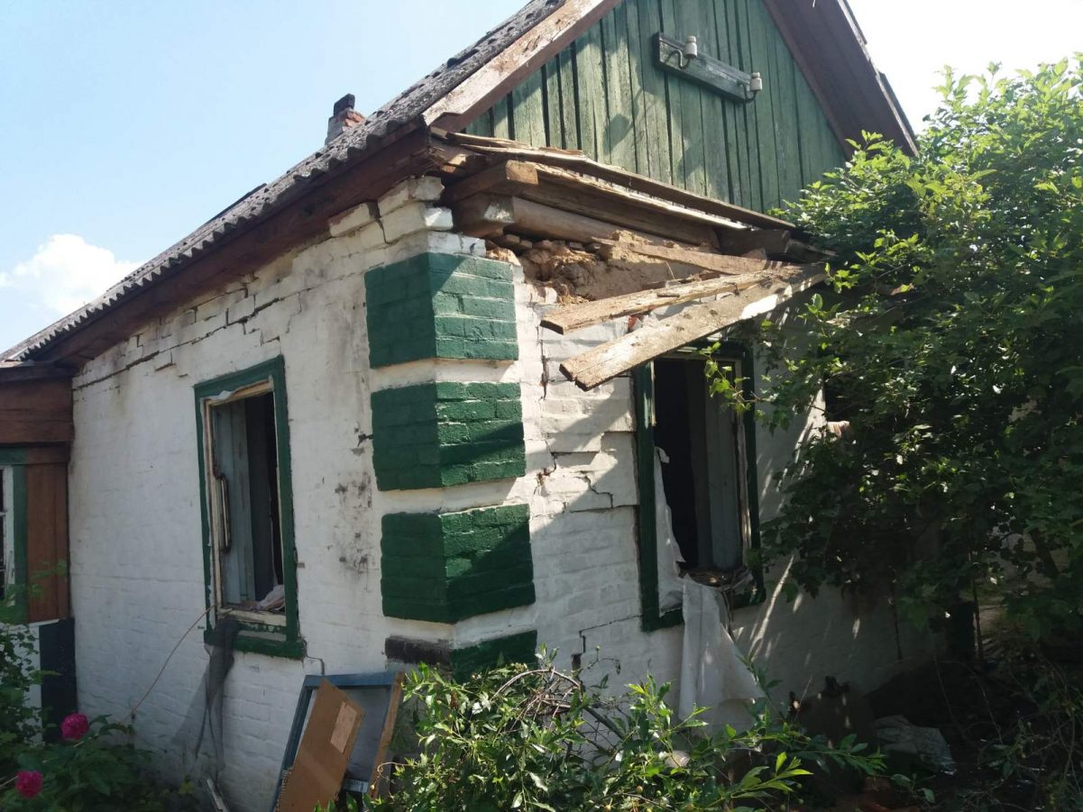 На Кіровоградщині блискавка залишила родину без житла. Жінка частково втратила зір. ФОТО