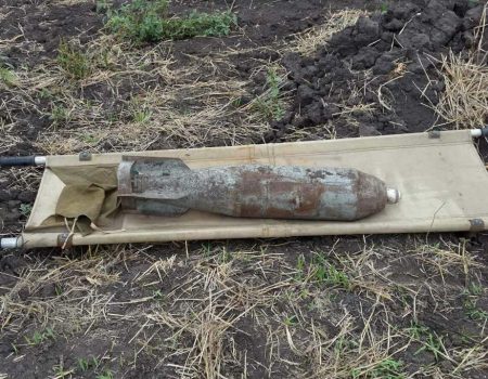 На Кіровоградщині рятувальники знищили старі авіабомби. ФОТО