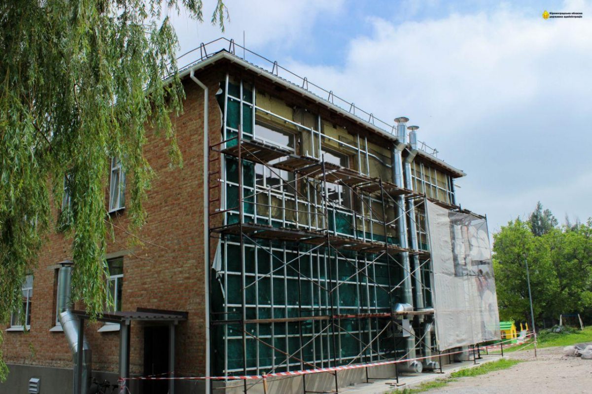 У Новій Празі завершують капітальний ремонт школи за 46 мільйонів. ФОТО