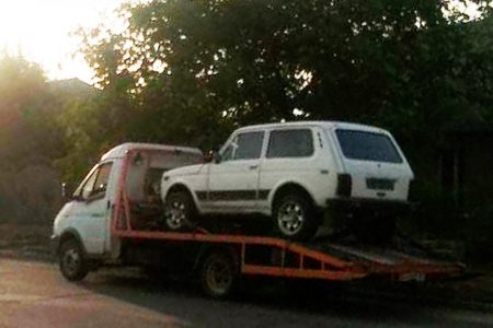 У Копивницькому патрульні по гарячих слідах затримали чоловіків, які викрали людину. ФОТО