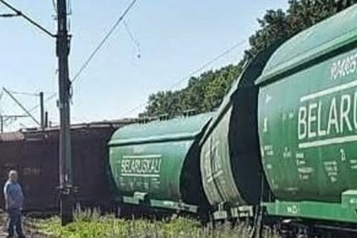 На Кіровоградщині з рейок зійшов вантажний потяг