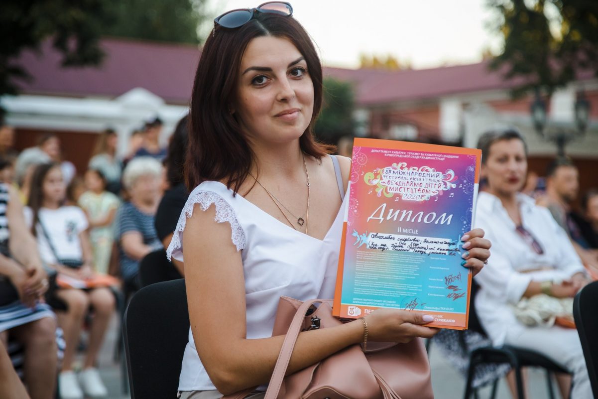 У Кропивницькому відбувся XII Міжнародний фестиваль пісні і танцю та встановили новий рекорд. ФОТО